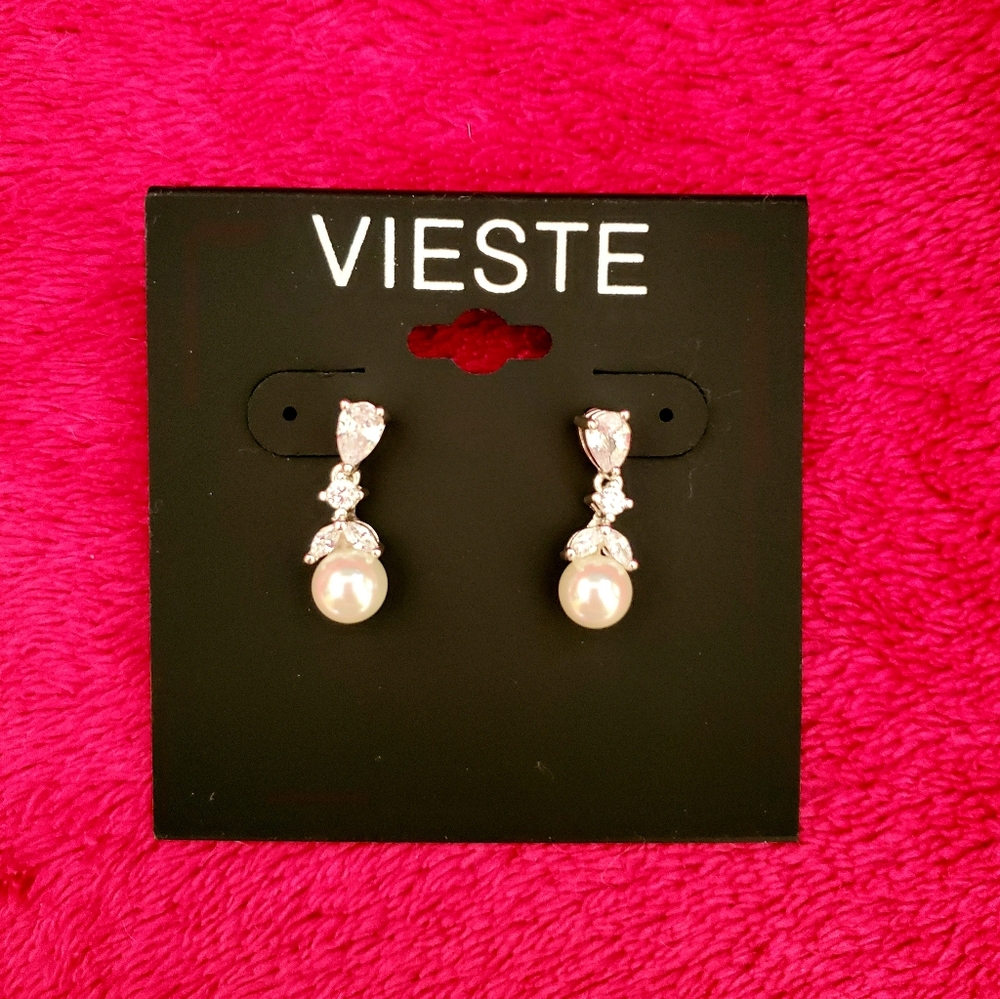 NWT Rhinestone Pearl Earrings